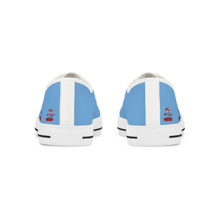 I Am – Men’s Surreal Eye Low-Top Canvas Sneakers – Light Blue Background