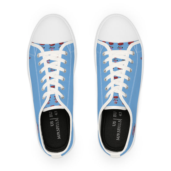 I Am – Men’s Surreal Eye Low-Top Canvas Sneakers – Light Blue Background